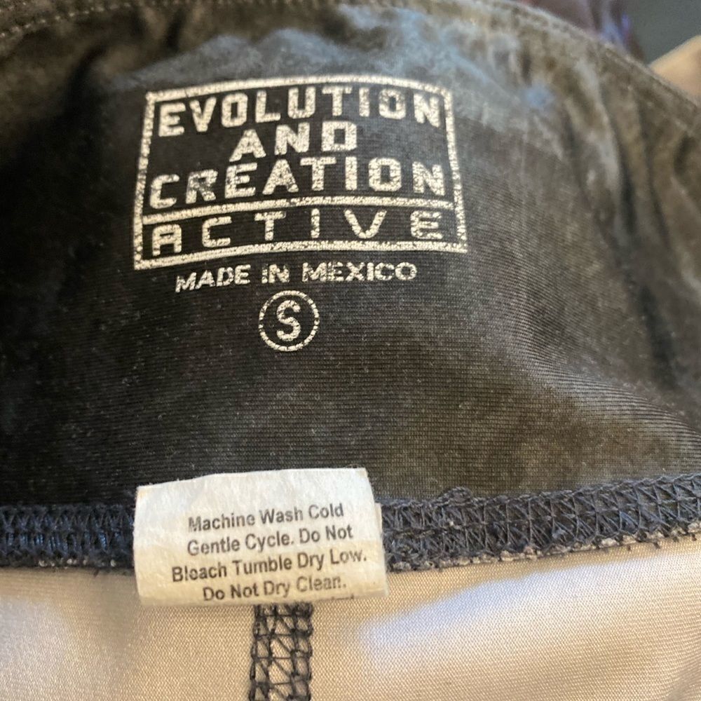 EUC Evolution and Creation Arrow Aztec leggings. - Picture 4 of 4